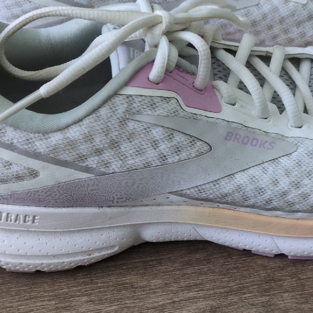 Brooks Women's White and Pink Athletic Shoes - Picture 2 of 6